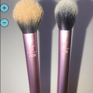 Makeup Brush Set with 2 Sponge Blenders for Eyeshadow.